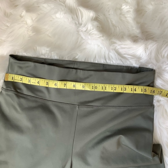 American Eagle Outfitters Size XL Everything Highest Waist Flare Leggings Olive - Picture 6 of 11
